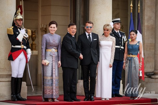 Подружжя Макронів, королівське подружжя Таїланду і їхня донька Сіріваннаварі Наріратана / © Associated Press