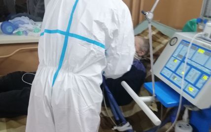 Коронавірус в Україні: до кисню підключені вже понад 16 тисяч лікарняних ліжок