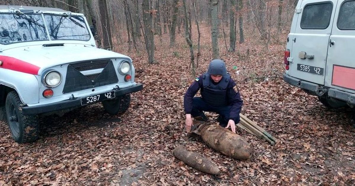 На Хмельниччині знайшли два артилеристські фугасні снаряди: що робити, якщо ви натрапили на бомбу