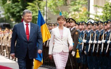 Стильная стрижка и наряд в розовых тонах: президент Эстонской республики Керсти Кальюлайд в Киеве