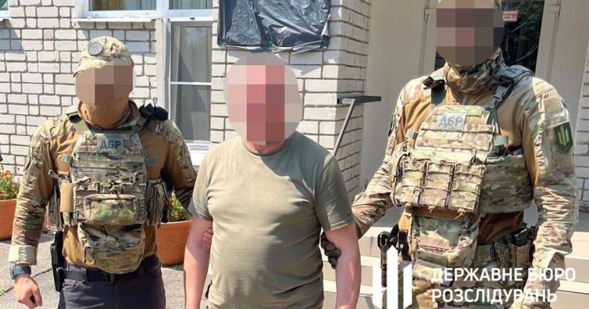 Запорізький ексголова ТЦК змусив підлеглих будувати йому маєток: покарати можуть самих військових