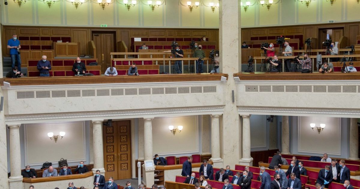 Самая эффективная в мире: нардепов будут вакцинировать препаратом Pfizer