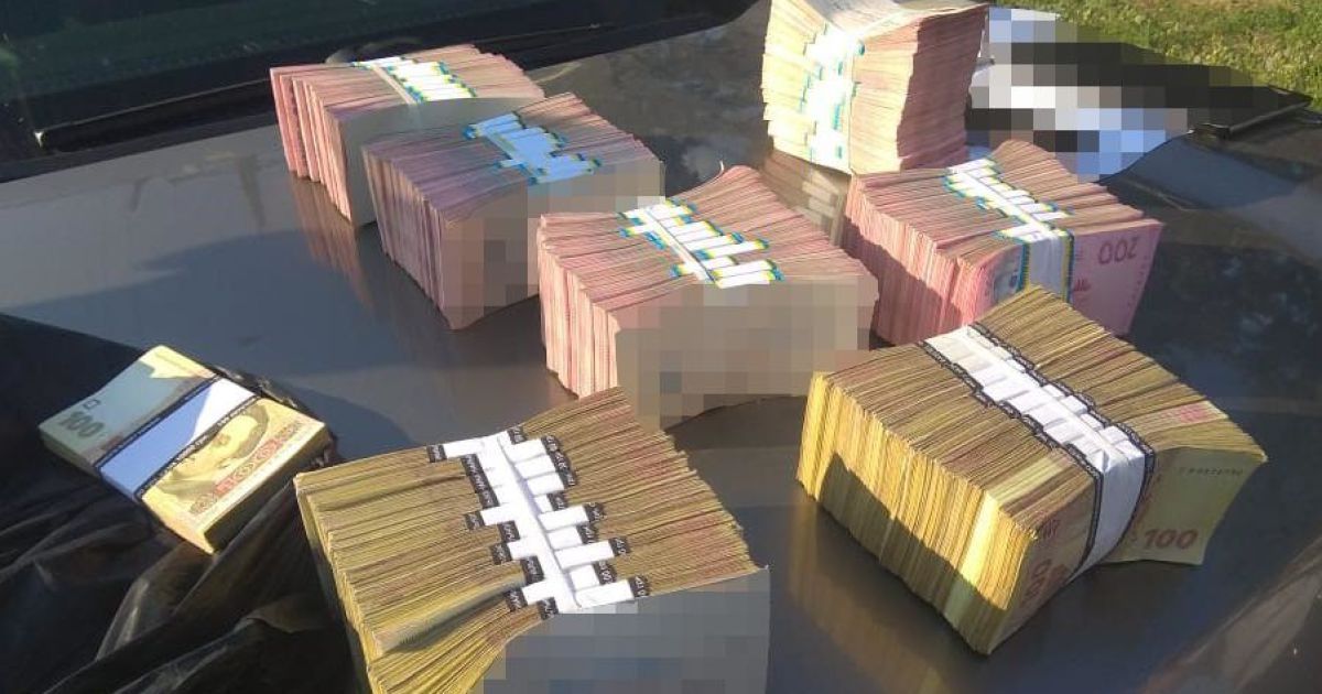 "Оборот" до 10 млн грн в день. Разоблачили конвертационный центр, к которому причастны металлургические комбинаты