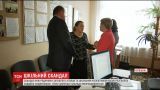 На Киевщине поднялся скандал из-за запрета дирекцией школы поздравить сына погибшего воина