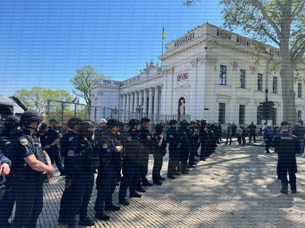 Правоохранители
