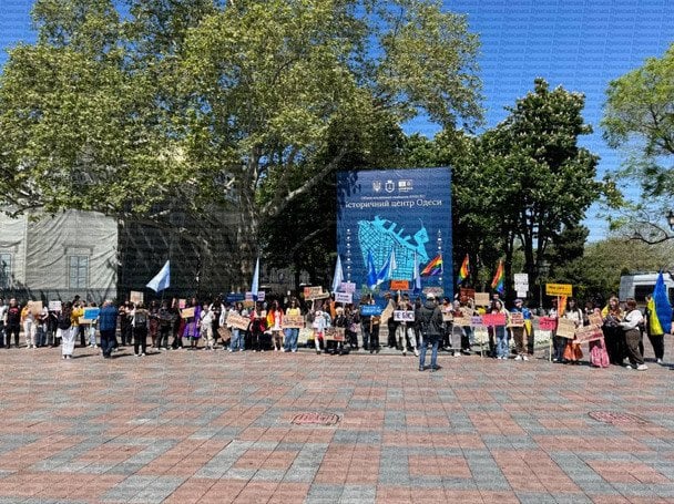 Митингующие на Биржевой площади