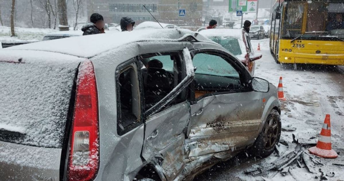 ДТП_сніг у Києві / © Facebook / Патрульна поліція Києва