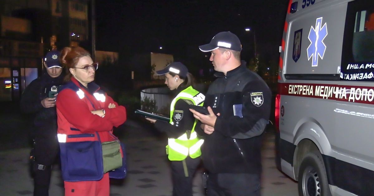 Полиция и медики с поличным в Киеве