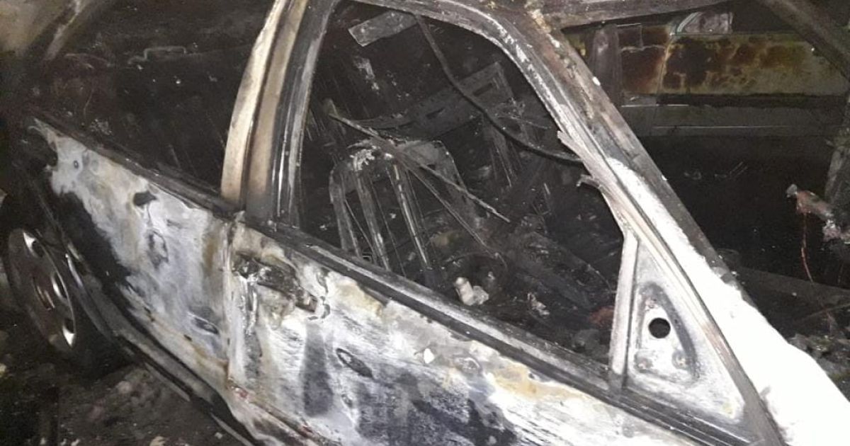 У Київській області ревнивець спалив два автомобілі знайомих своєї дружини