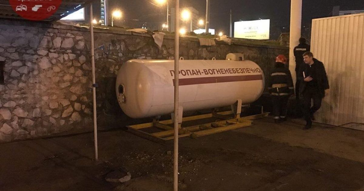 У Києві чоловік намагався підірвати газову заправку, кинувши в неї коктейль Молотова