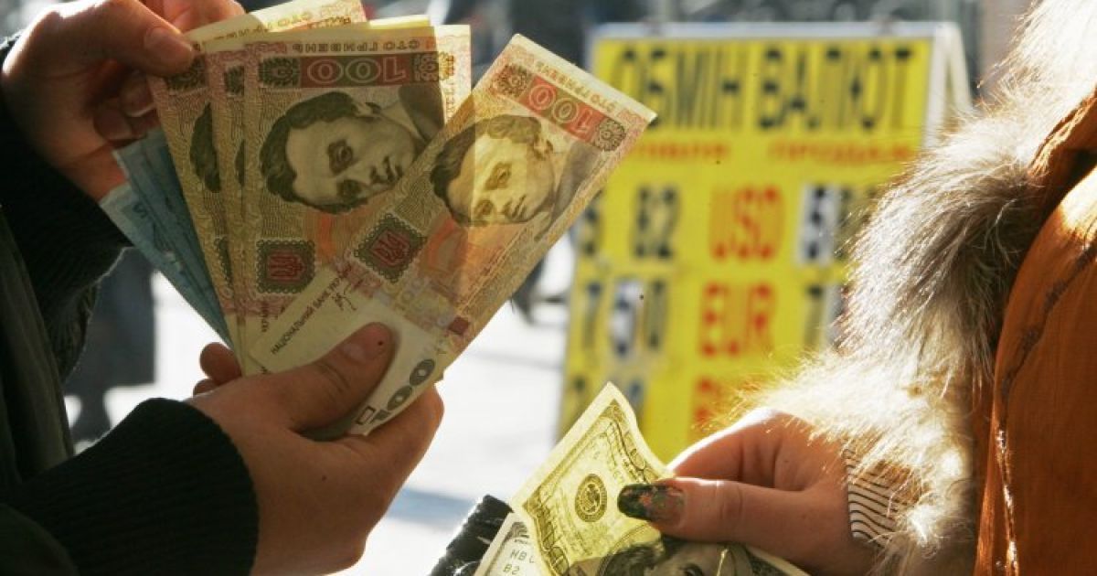 Через військовий збір частина ринку знову пішла у тінь.