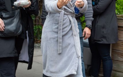 В халаті і на величезних підборах: Джей Ло повернулася до знімань у Нью-Йорку