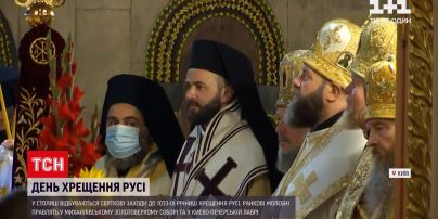 Новини України: у ПЦУ відмовилися від масового ходу, але не від святкувань – зібралися на літургію