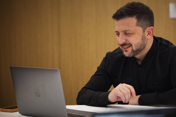 Зеленский пообщался с президентом FIFA: о чем говорили