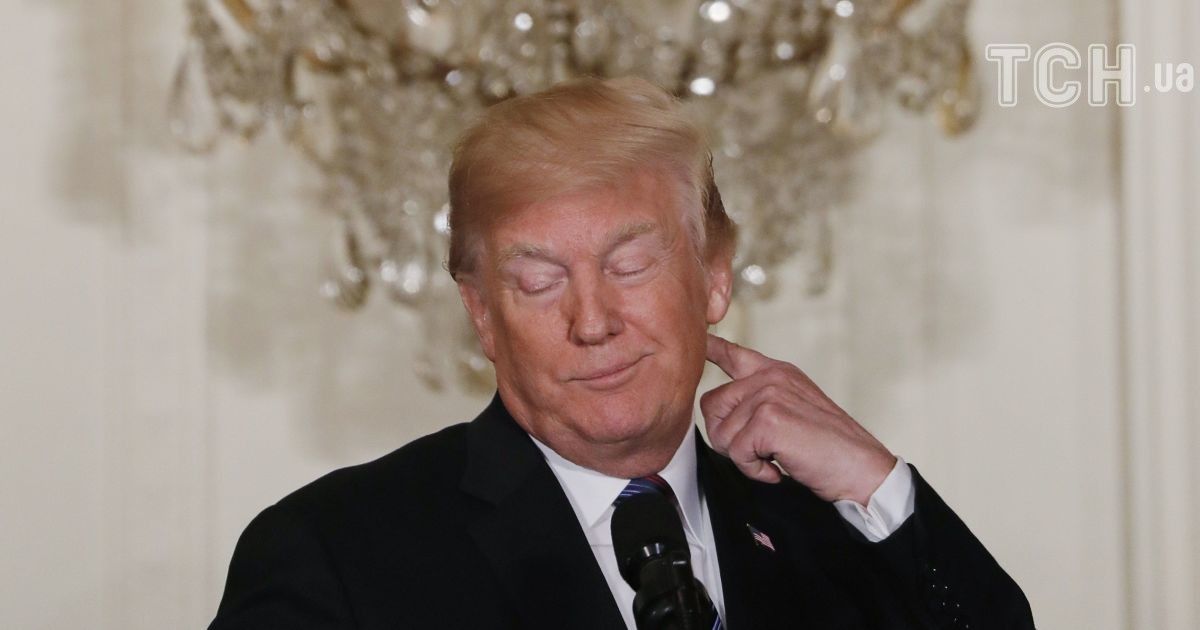 Трамп решил оставить американские войска в Сирии на "чуть дольше" – Reuters