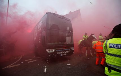 Уболівальники "Ліверпуля" розбили автобус "Манчестер Сіті" перед грою у Лізі чемпіонів