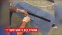 У Дніпрі врятували чоловіка, якого наскрізь прошило триметровою трубою