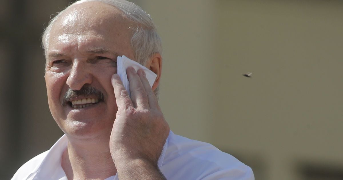 Лукашенко заявил, что "политические авантюры" не должны повлиять на отношения Беларуси и Украины