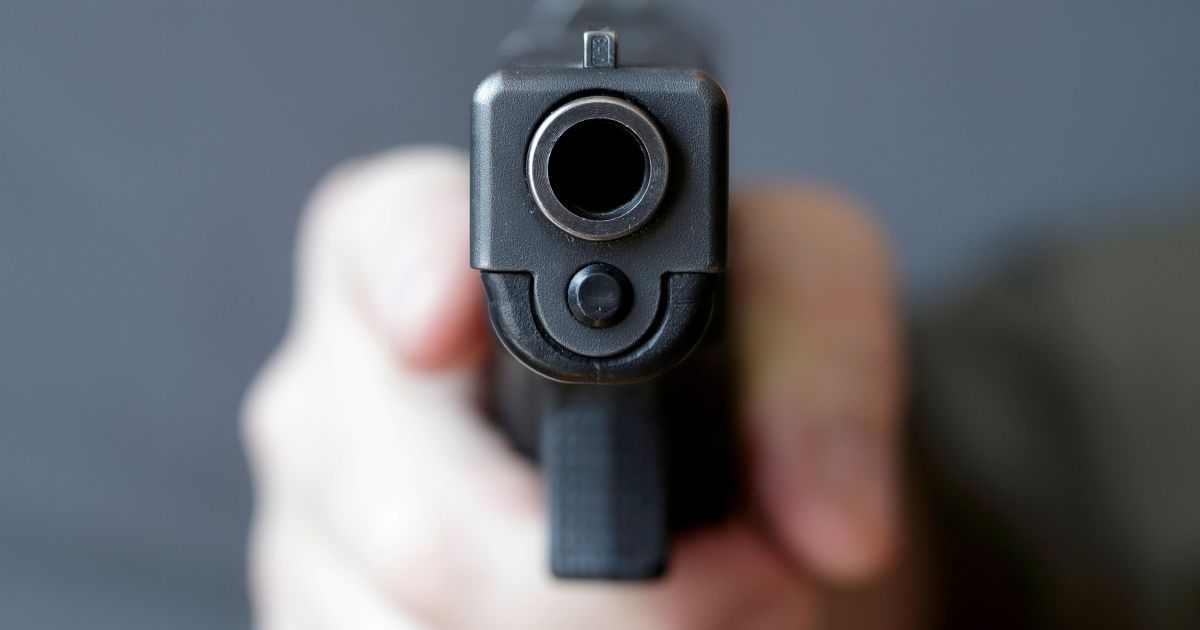 У Києві невідомі обстріляли маршрутку