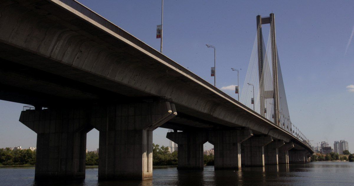 У Києві на півтора місяця обмежать рух Південним мостом