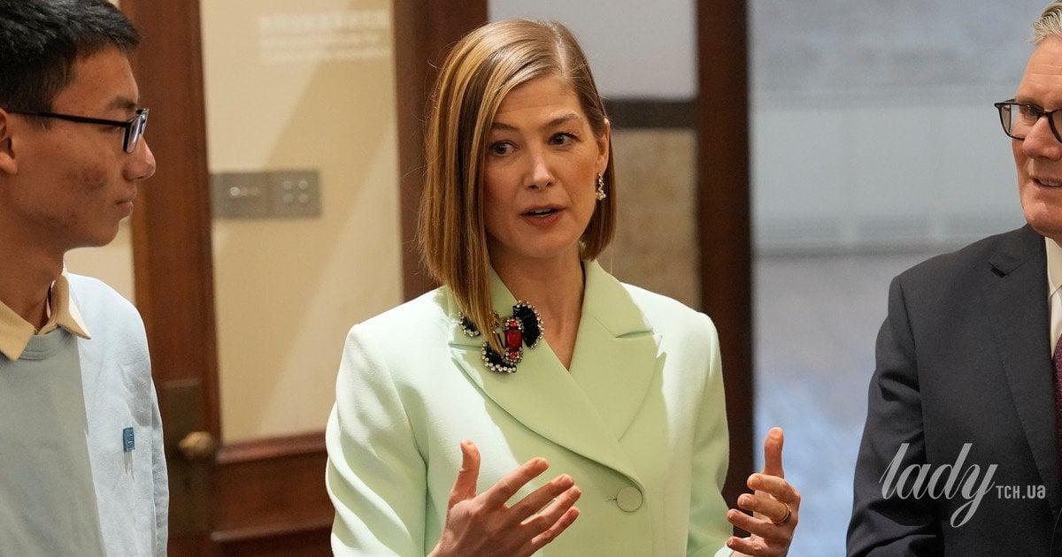 Розамунд Пайк