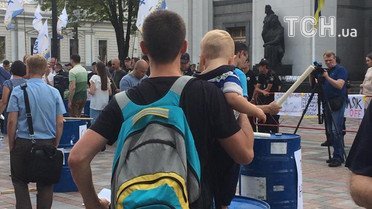 Фаєри і барабани під Радою_2 / © ТСН.ua