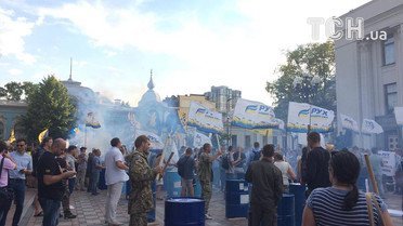 Фаєри і барабани під Радою_3 / © ТСН.ua