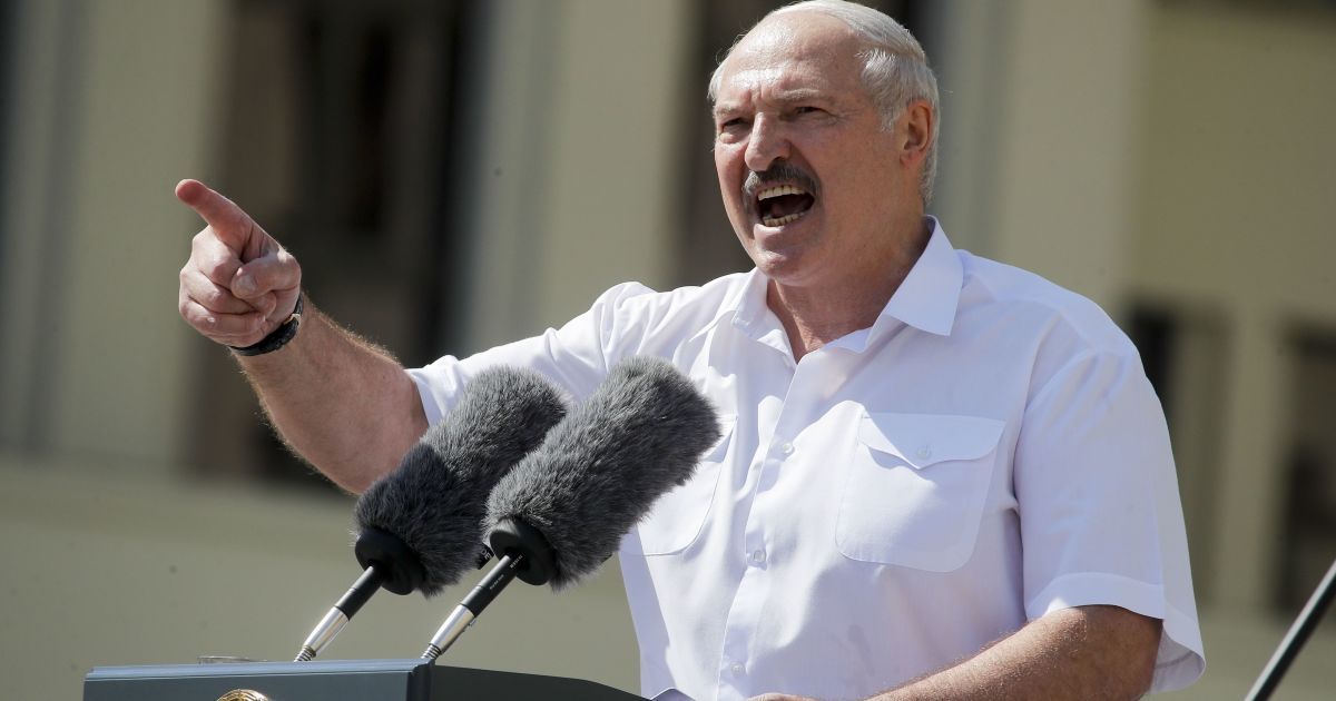 Лукашенко пригрозил перекрыть энерготранзит, если его будут "душить поляки"