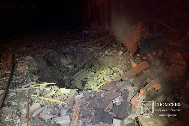 Пожежа на ринку в Ізюмі внаслідок російської атаки / © Ізюмська МВА