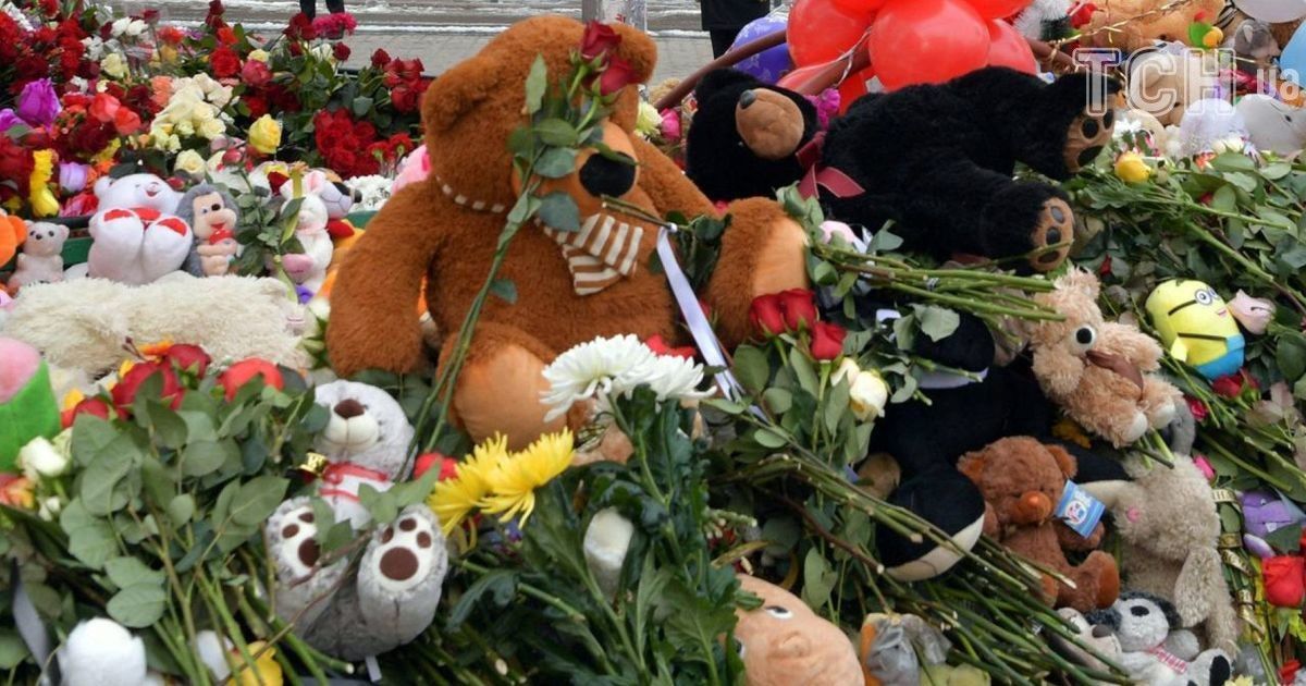 Ти врятувалася, а вони - ні. У кемеровській школі зацькували дівчинку, що вижила у пожежі