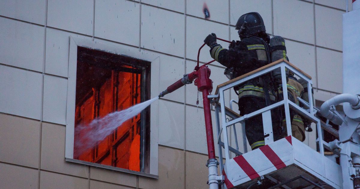 В России официально подтвердили выводы экспертов о причинах пожара в ТРЦ в Кемерове