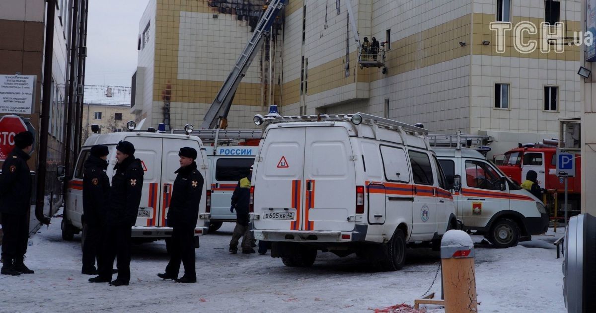 У Кемерові звалилися перекриття й дах згорілого ТРЦ