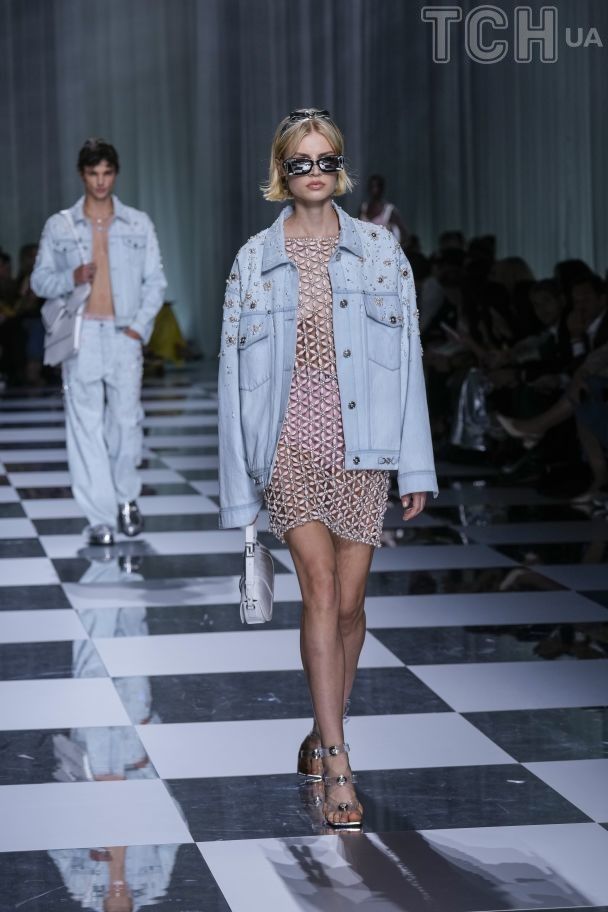Показ Модного дома Versace весна-лето 2024 / © Associated Press