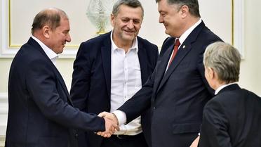 Порошенко нагородив Умарова і Чийгоза_1 / © Facebook / Петро Порошенко