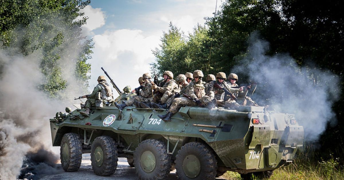 Военные учились столкновениям в условиях гибридной войны.