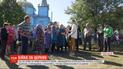 Во время драки за право служить в церкви, 11 человек получили ушибы