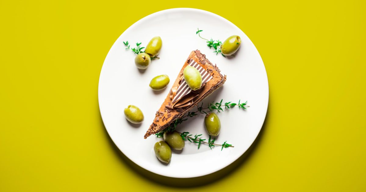 Шоколадно-оливковый торт / © Eating for two