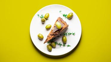 Шоколадно-оливковый торт / © Eating for two