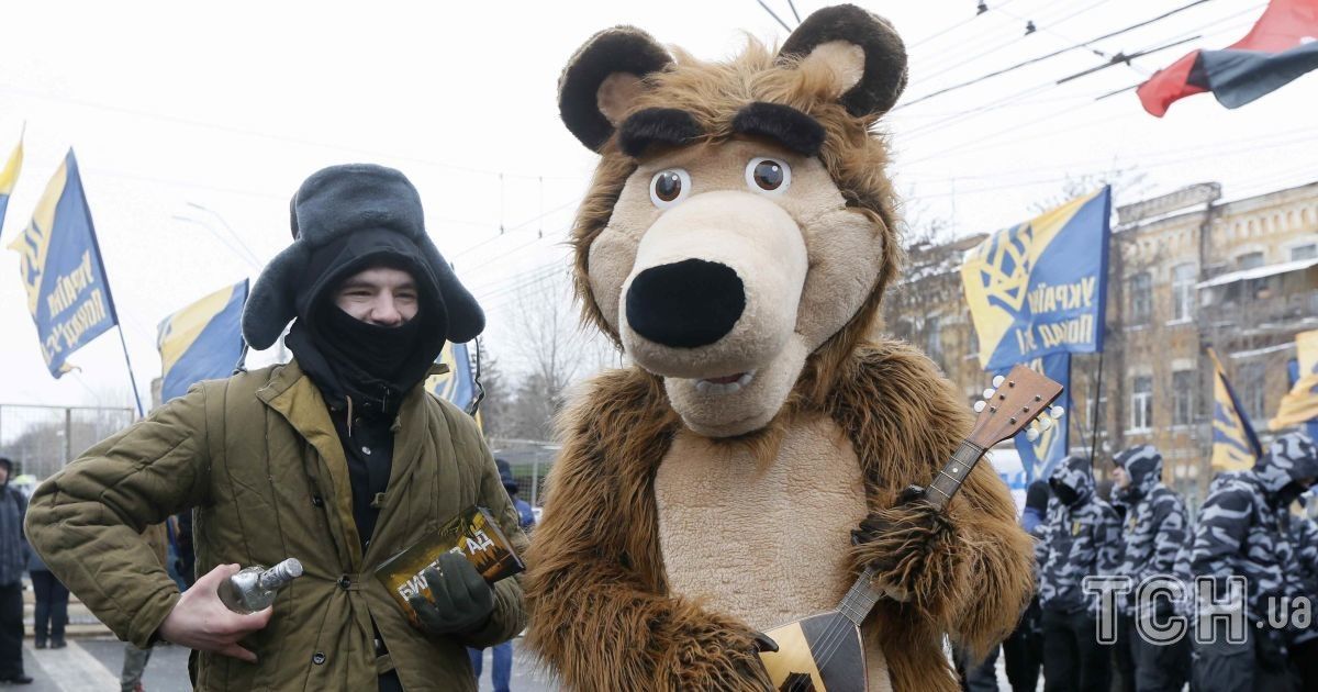 Акция под посольством РФ / © Reuters