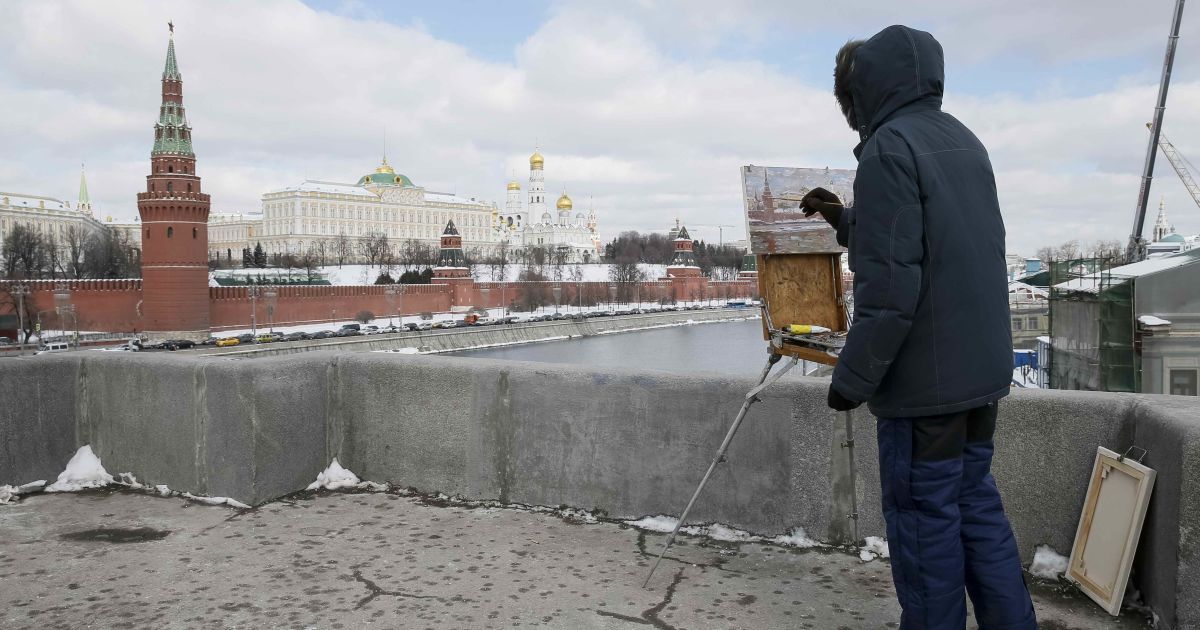 Санкції та низькі ціни на нафту "вкрали" в Росії 10% зростання ВВП