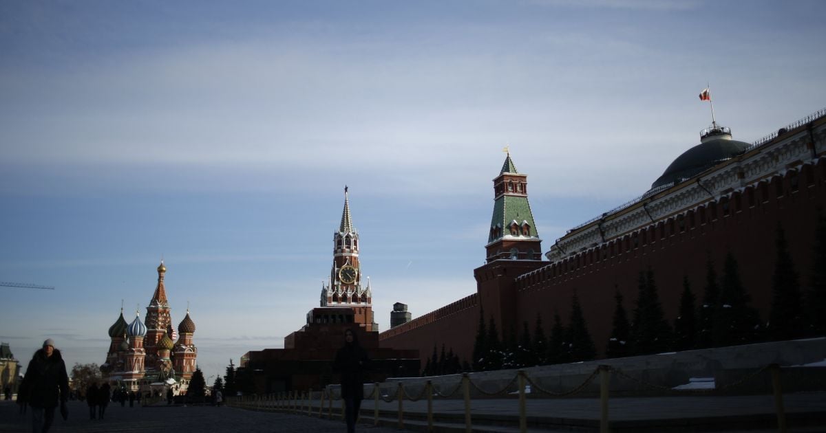 "Звонили из Украины". В Москве "заминировали" 15 торговых центров и железнодорожный вокзал