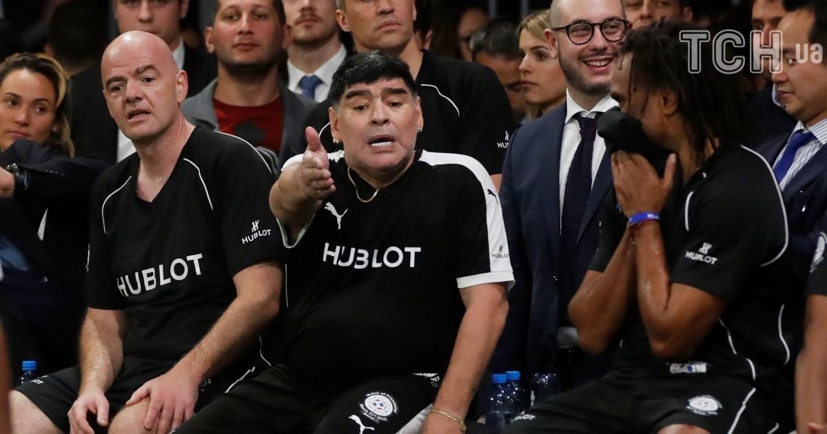 Когда великого проигнорировали. Клюйверт не пожал руку Марадоне, а Диего так хотел