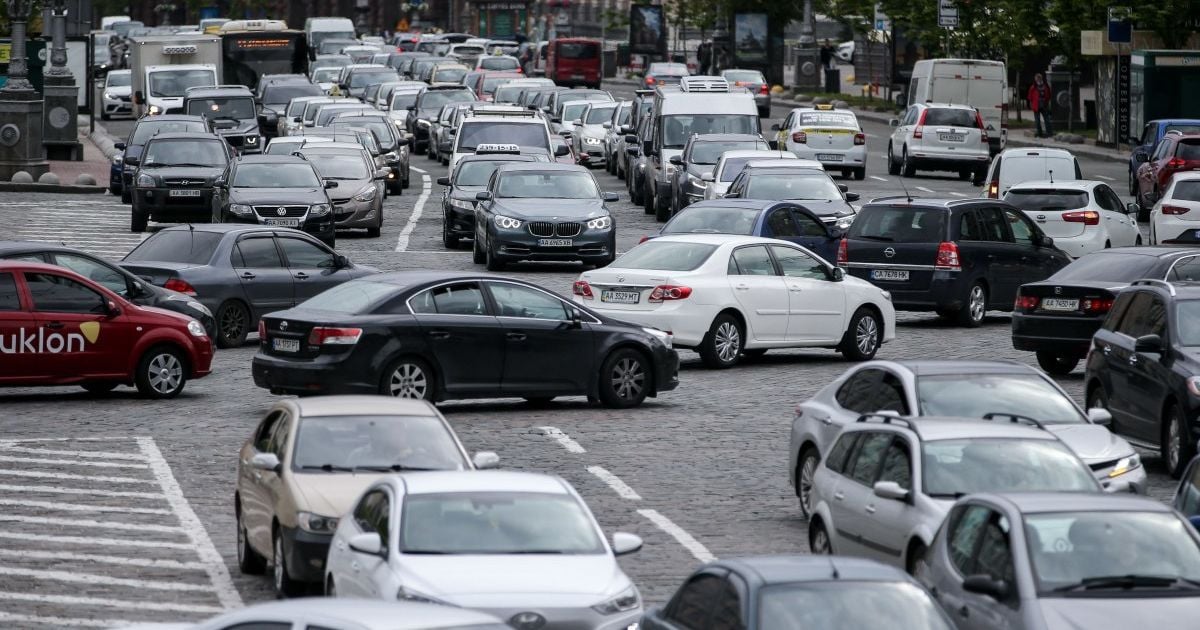 Київ після тривалих вихідних скували затори: ситуація на дорогах станом на 25 серпня