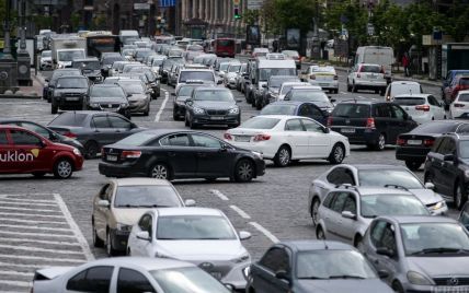 В Киеве наблюдается транспортный коллапс на дорогах: где труднее всего проехать