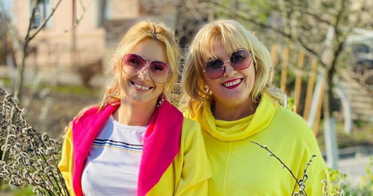 Ирина Федишин спела дуэтом с мамой прямо на кухне