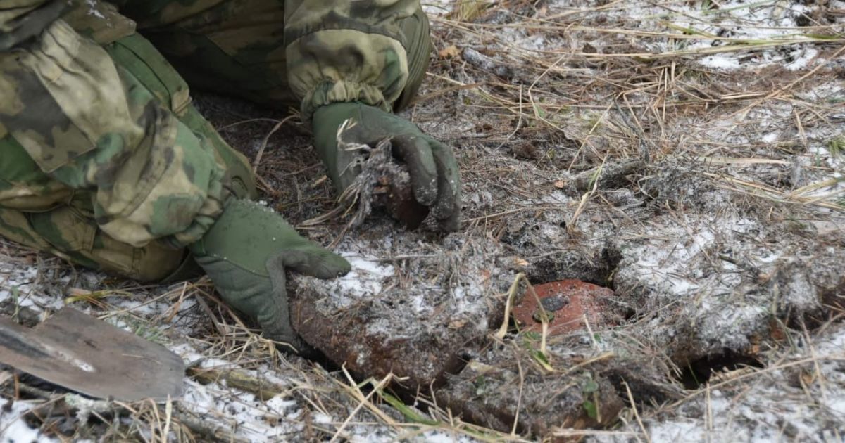 Підрозділами угруповання сил та засобів оборони Києва нарощується система інженерних загороджень на півночі Київщини