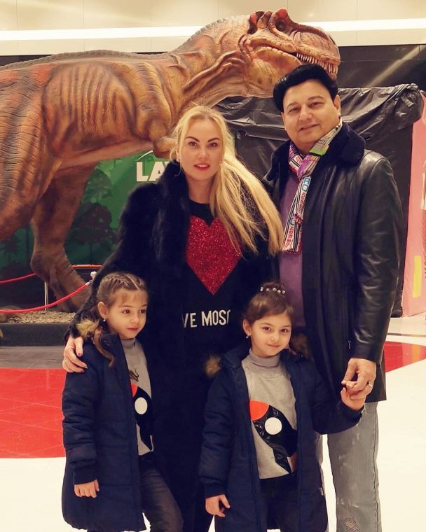 Камалія з чоловіком і дітьми / © instagram.com/kamaliyaofficial