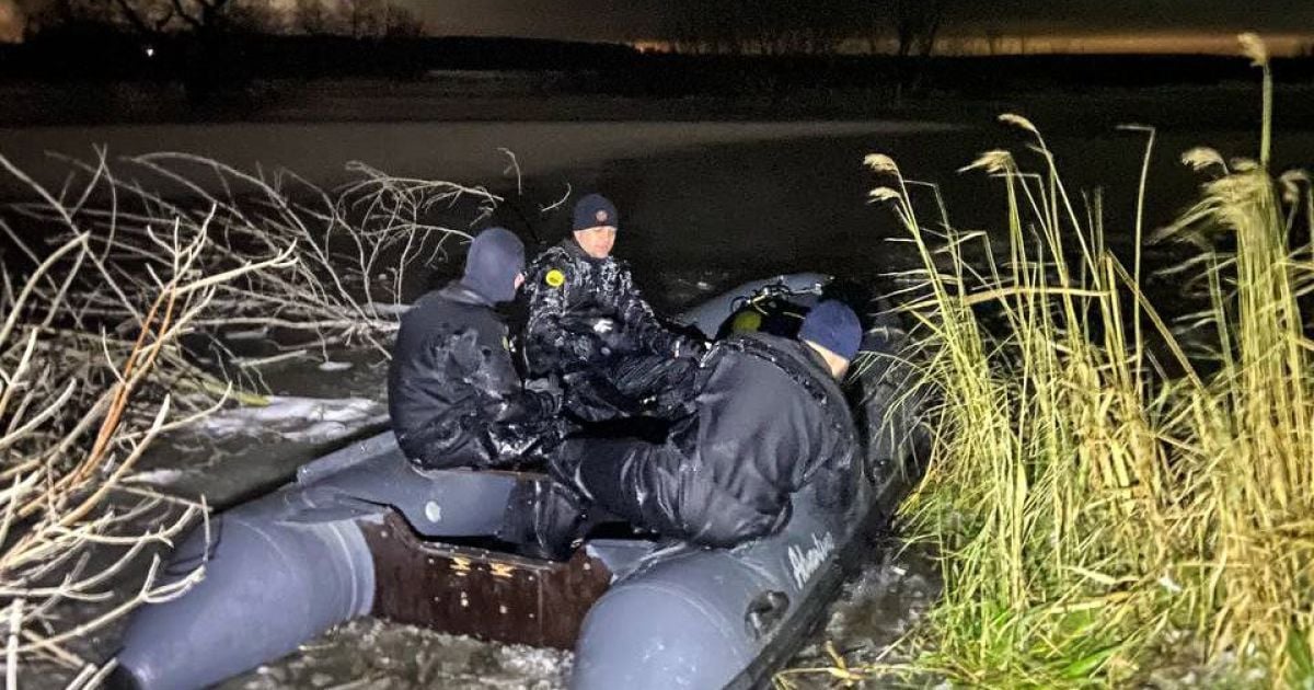 Водолази дістали тіло дитини