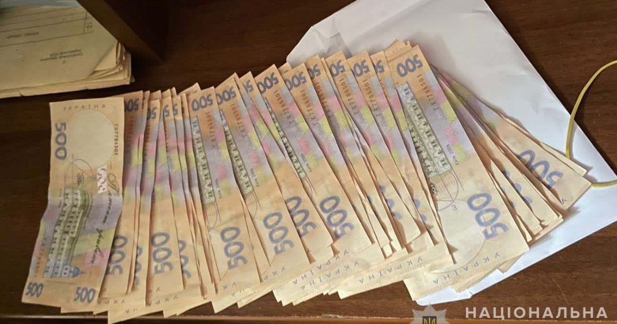 Взятка за асфальтирование участка подъездной дороги к дому