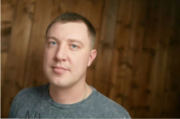 Чоловіча стрижки для овальної форми обличчя